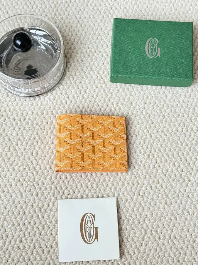 Classic Short Wallet by G0YARD