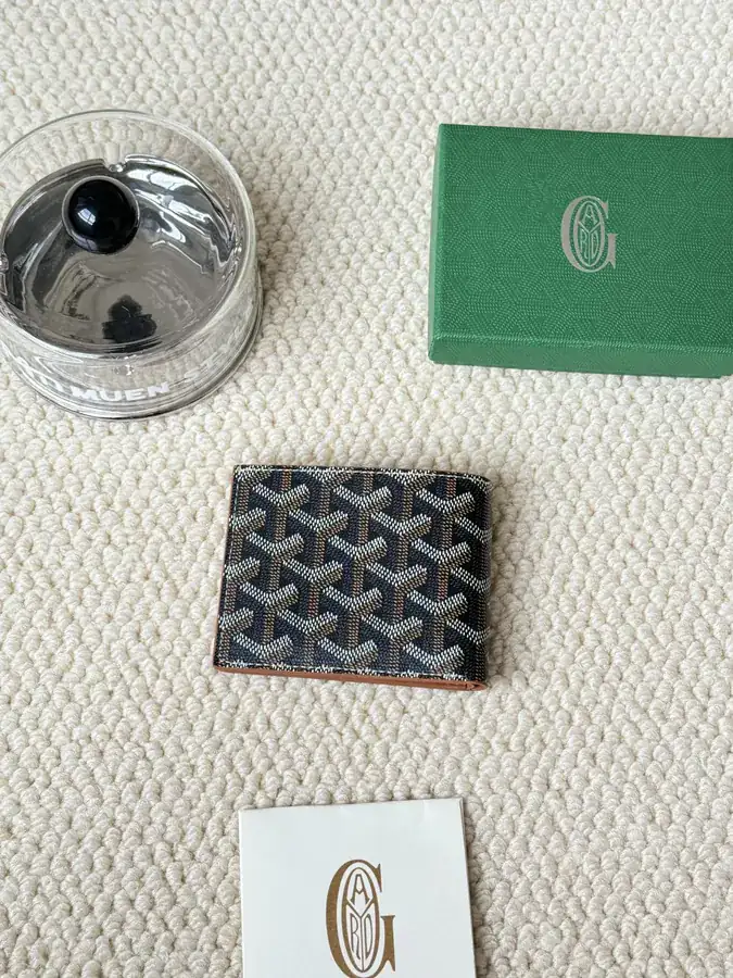 Classic Short Wallet from G0YARD