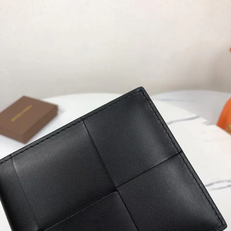 Bv Wallet in Grained Calfskin Minimalist Design