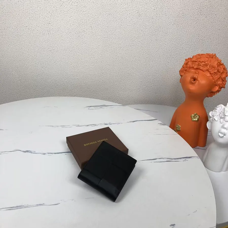 Bv Wallet in Grained Calfskin Minimalist Design