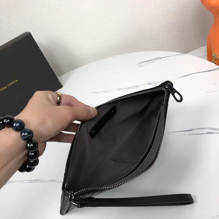 BV Men's Bucket Bag Medium Size