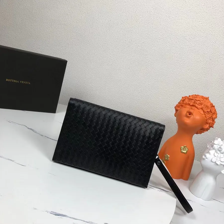 BV Woven Handbag in Grained Calfskin, Minimalist Design