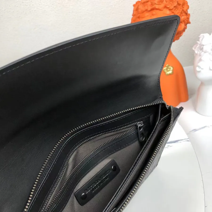 BV Woven Handbag in Grained Calfskin, Minimalist Design