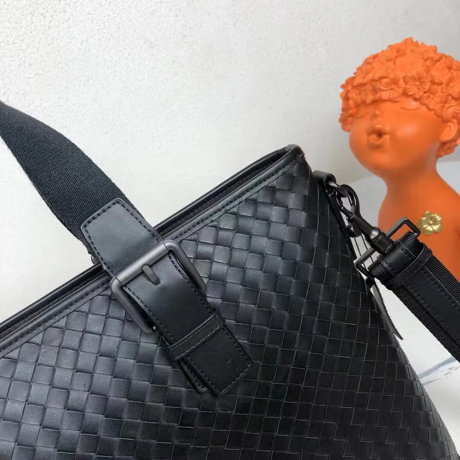 P620 Bv Overseas Original Calfskin Bucket Bag