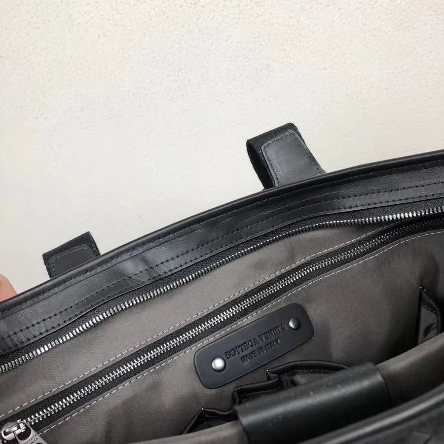 P620 Bv Overseas Original Calfskin Bucket Bag