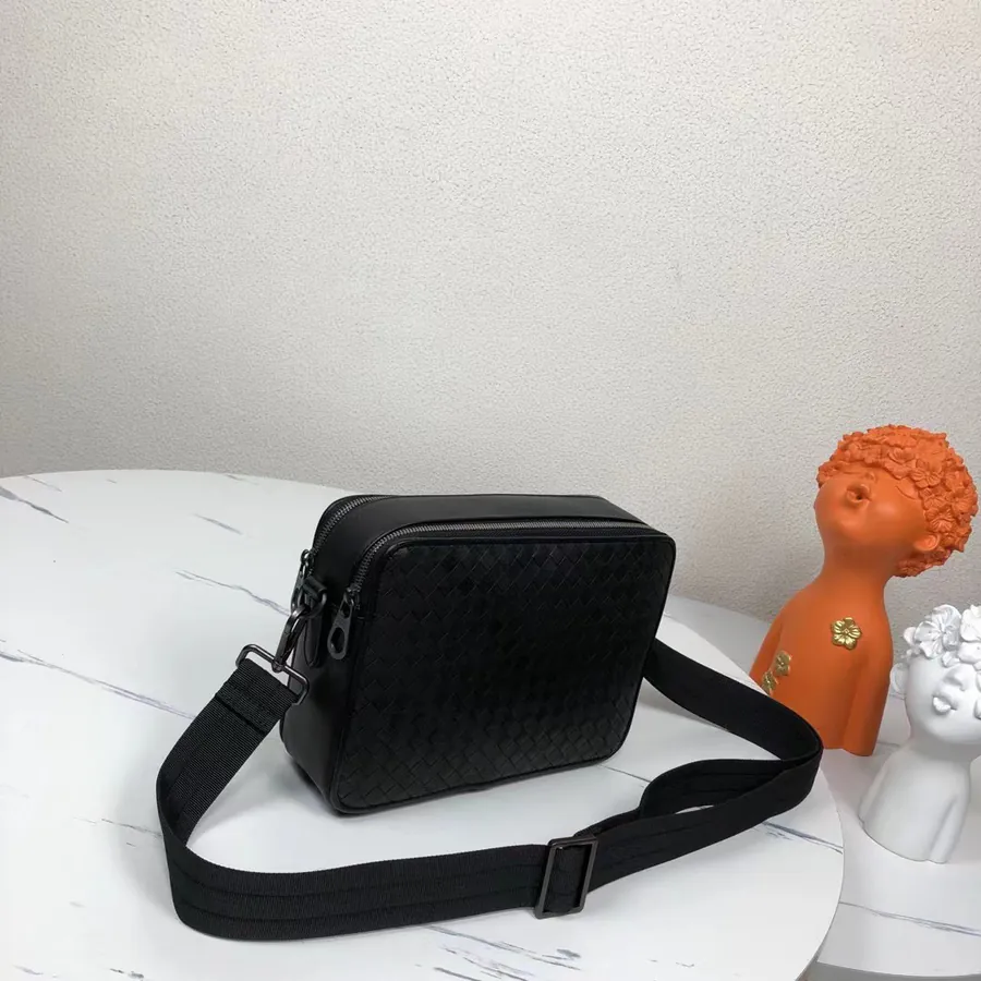 P 400 BV Men's Slim Crossbody Bag
