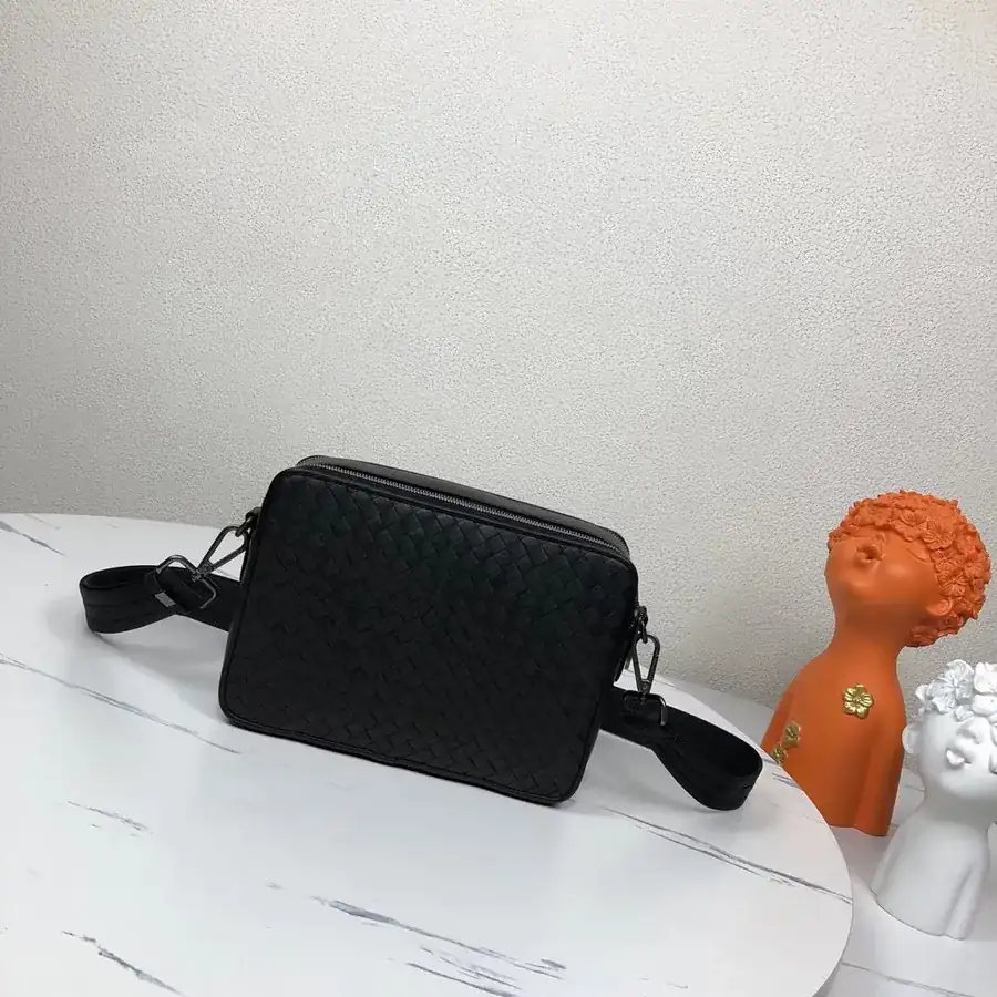 P 400 BV Men's Slim Crossbody Bag