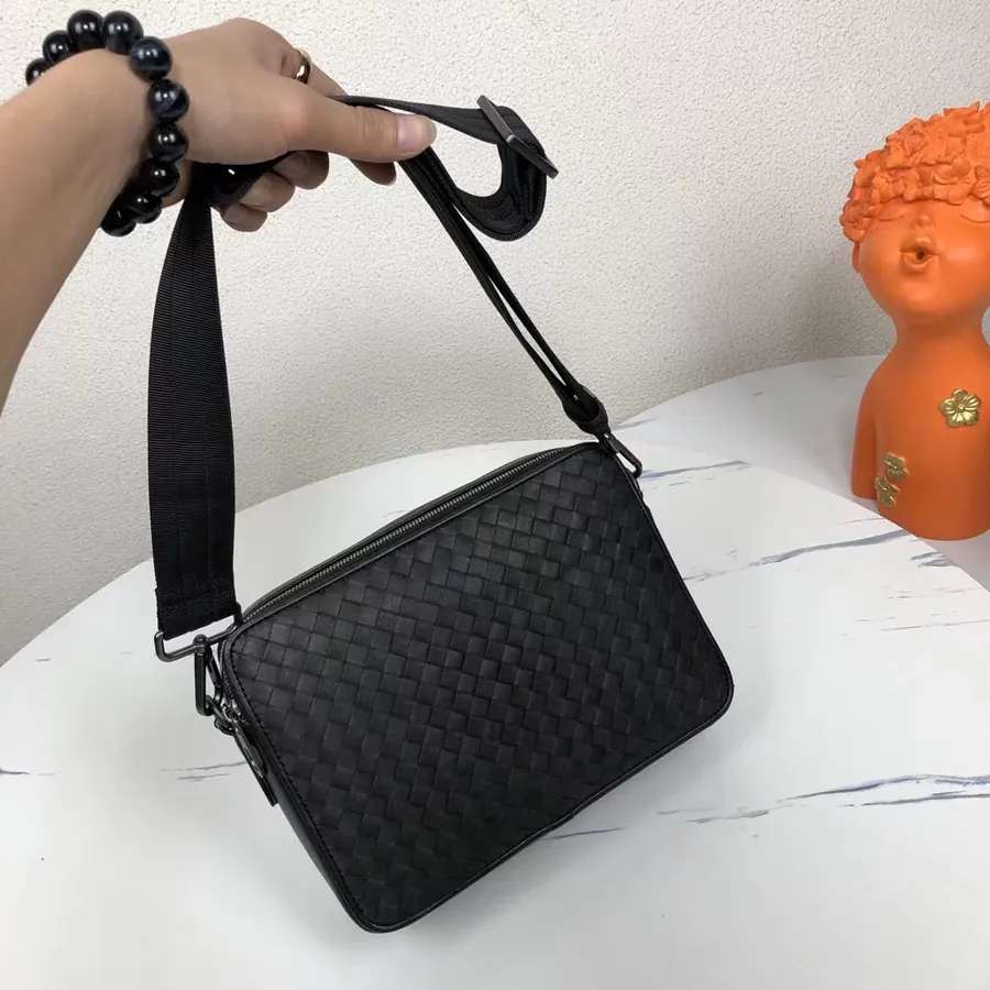 P 400 BV Men's Slim Crossbody Bag