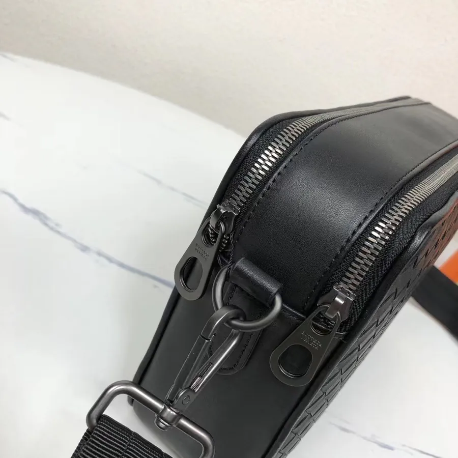 P 400 BV Men's Slim Crossbody Bag