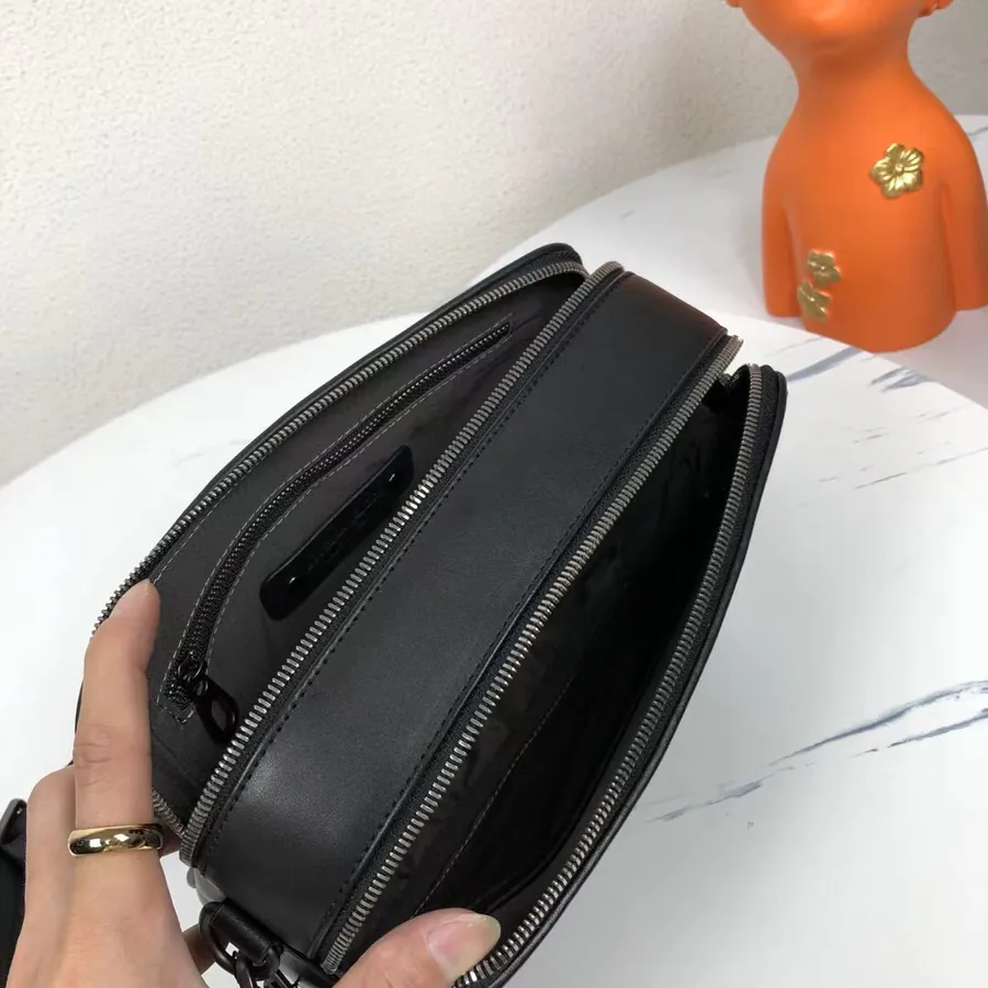 P 400 BV Men's Slim Crossbody Bag