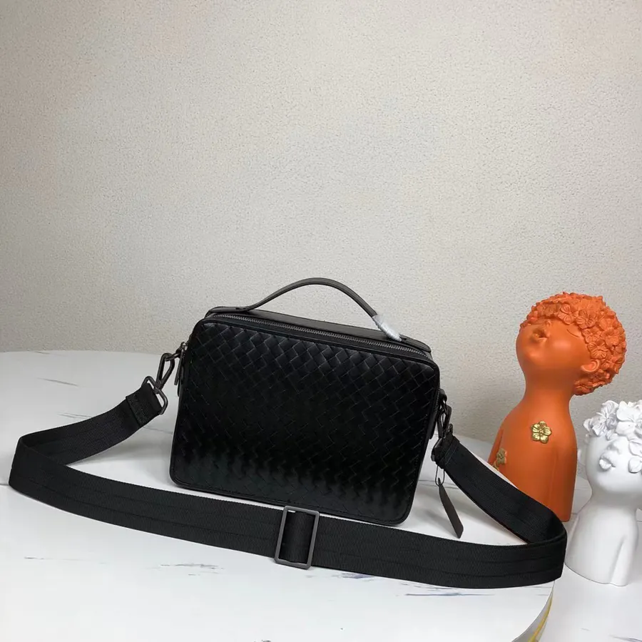 P 420 BV Men's Slim Crossbody Bag