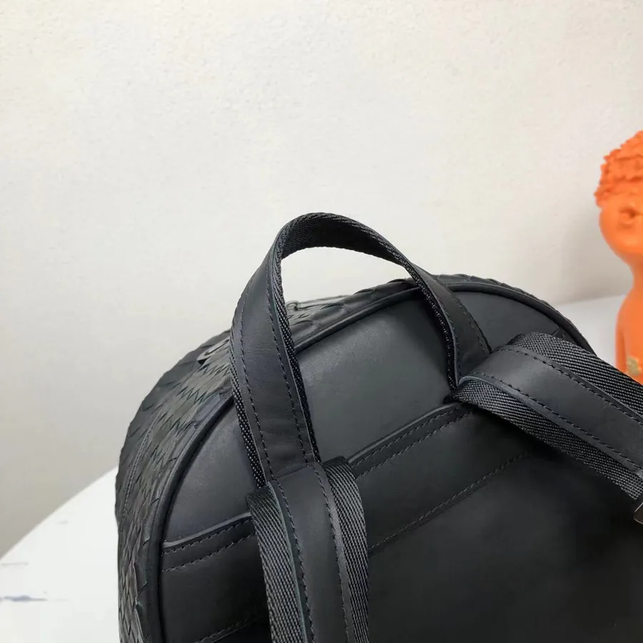 P600 BV Latest Men's Backpack Premium Leather, Elegant Design