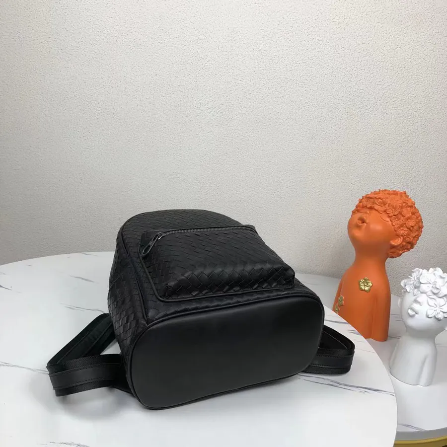 P600 BV Latest Men's Backpack Premium Leather, Elegant Design