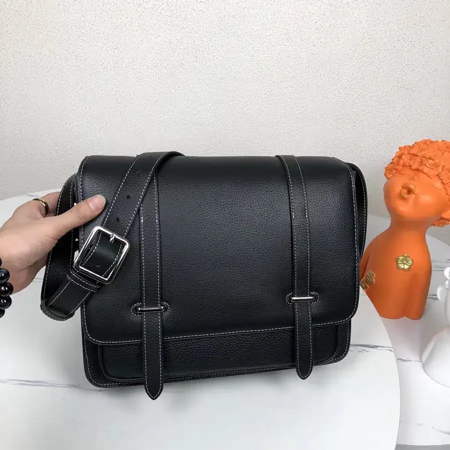 Aeropostale Latest Men's Crossbody Bag