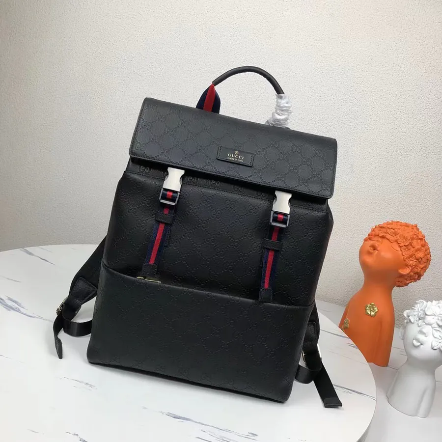 P520 G Family Classic Shoulder Bag with Embossed Design