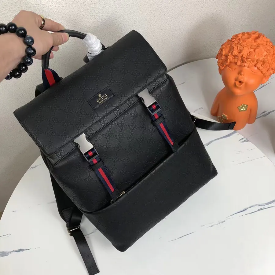 P520 G Family Classic Shoulder Bag with Embossed Design
