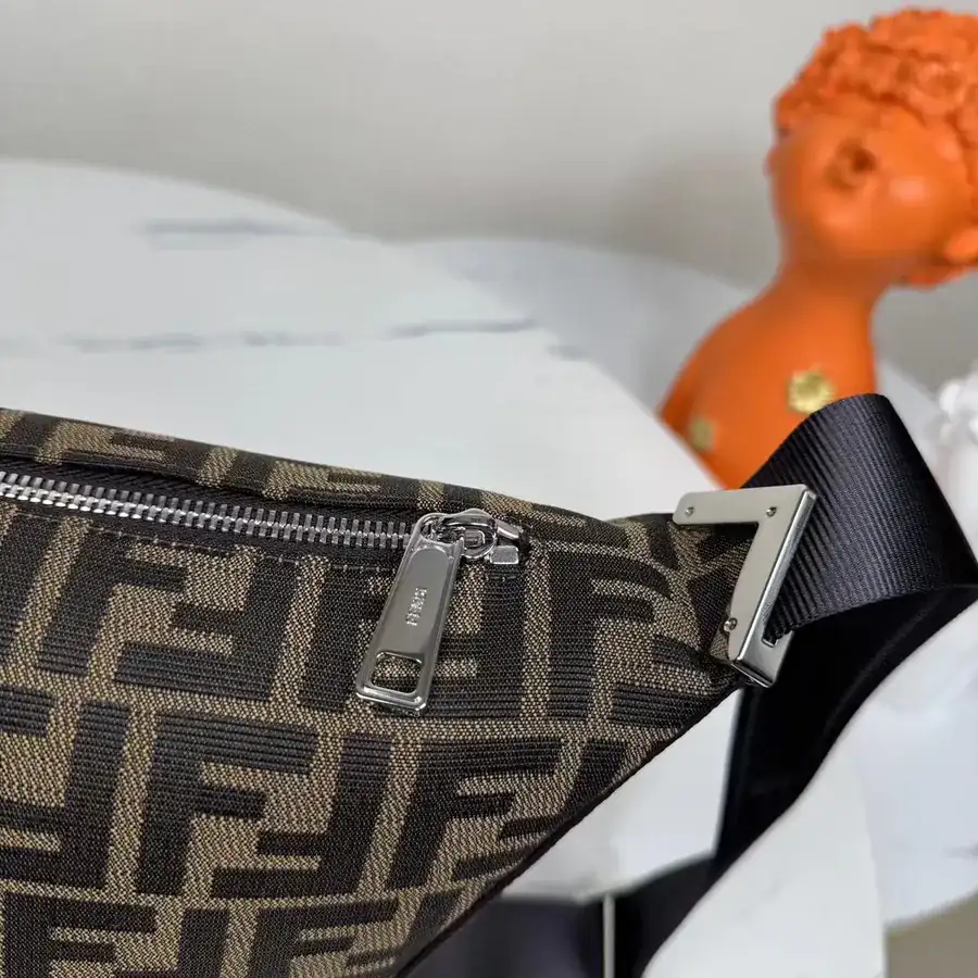 P500 FD Moon Postman Bag Autumn Winter New Collection