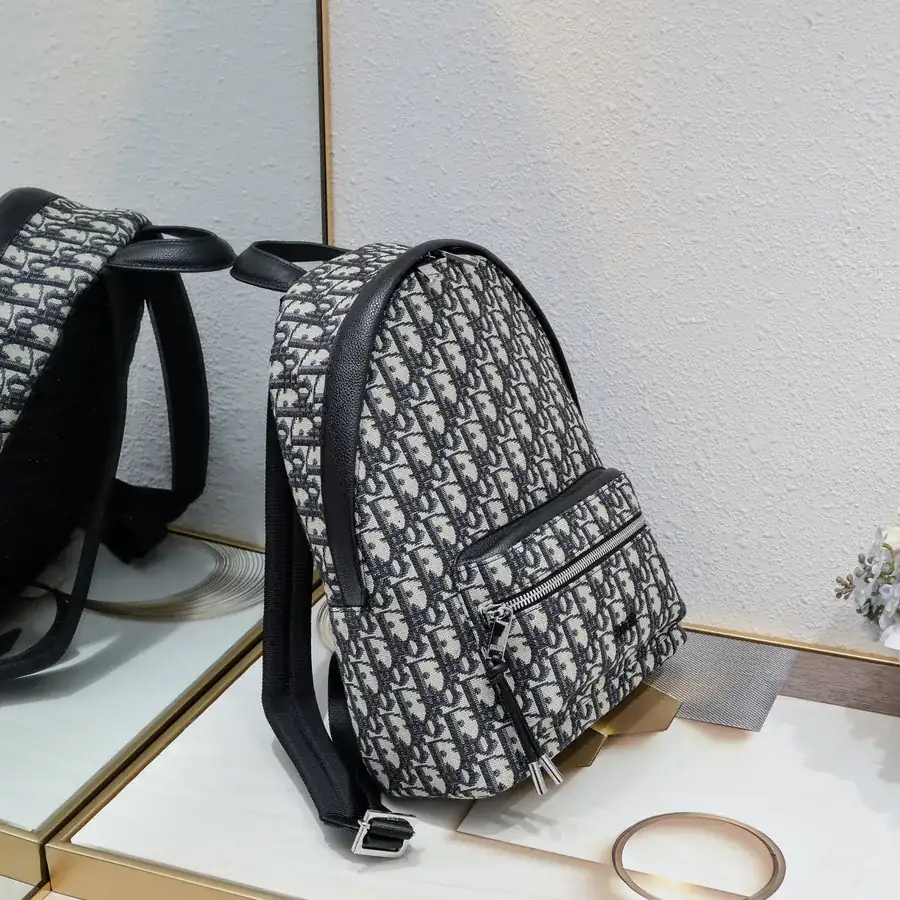 DIO.R Oblique Small Shoulder Bag