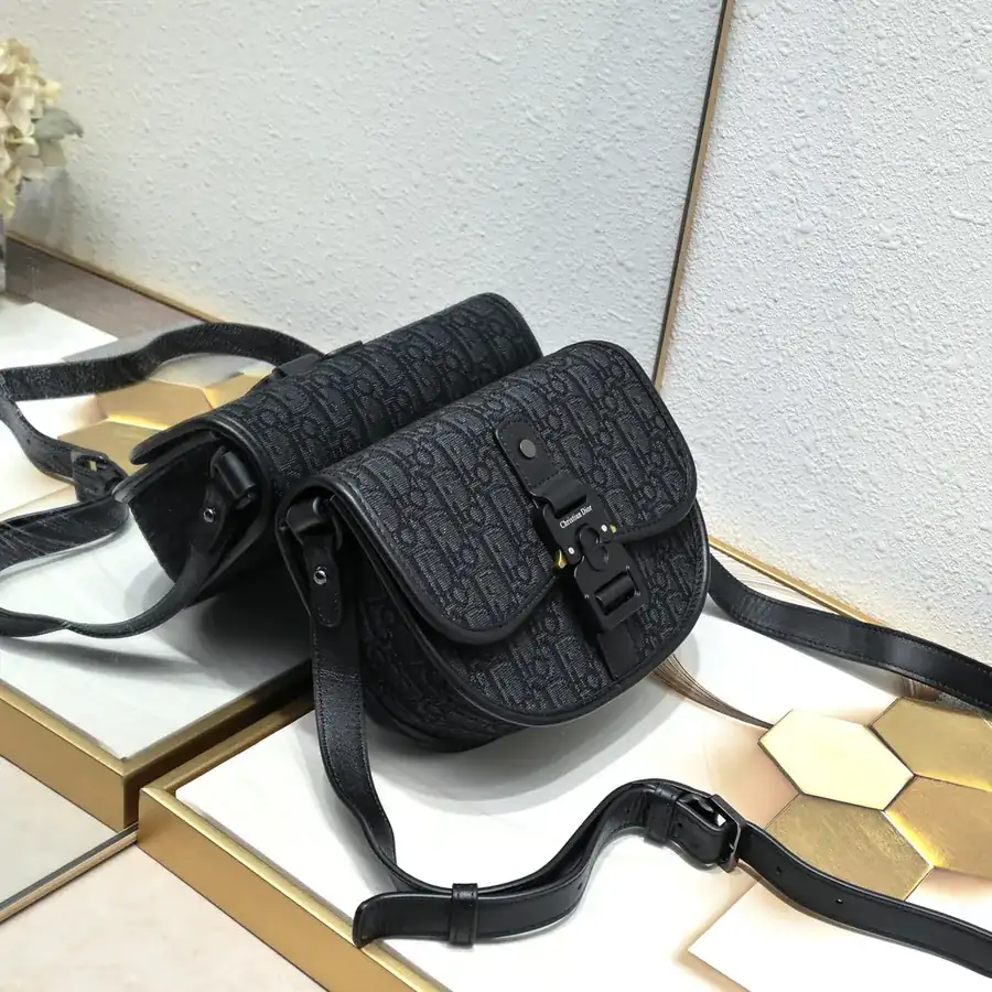 DIO.R Gallop Messenger Bag