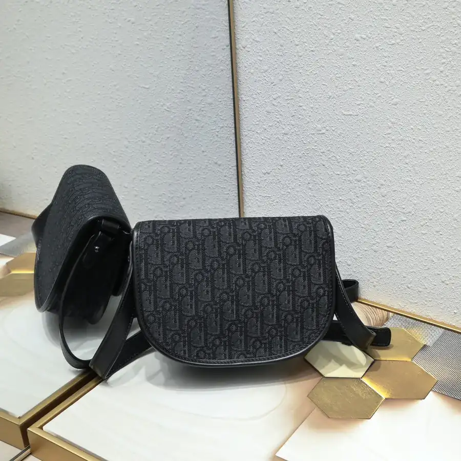 DIO.R Gallop Messenger Bag