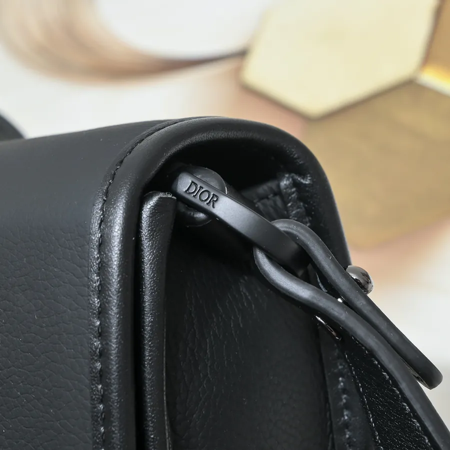 DIO.R Gallop Messenger Bag Classic Design