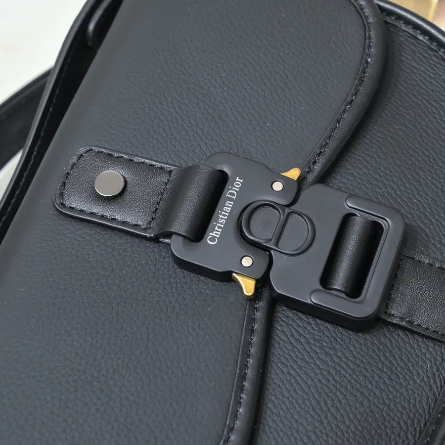 DIO.R Gallop Messenger Bag Classic Design