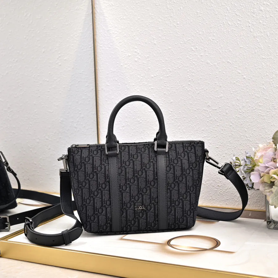 Dior Weekender25 Handbag in Black