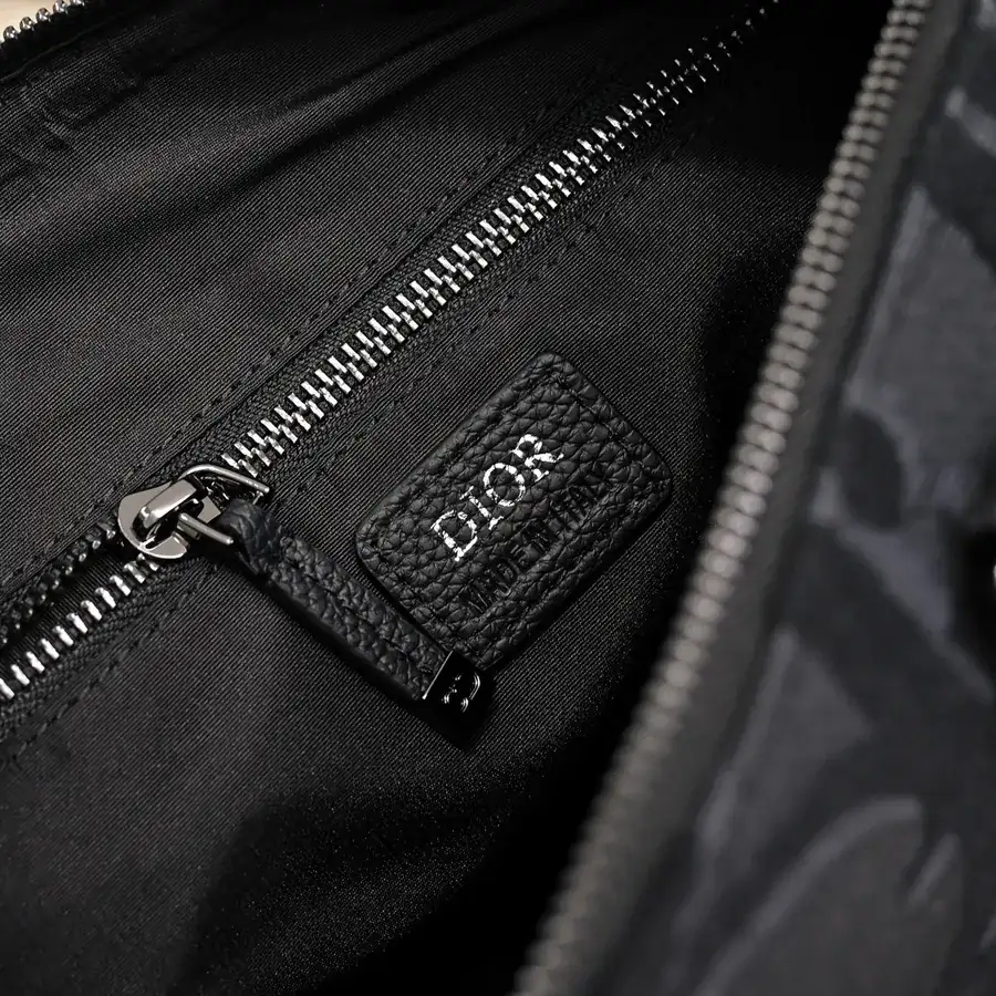 Dior Weekender25 Handbag in Black