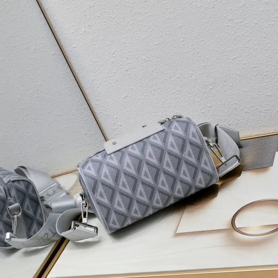 Lingot Messenger Bag Season New, Practical and Elegant