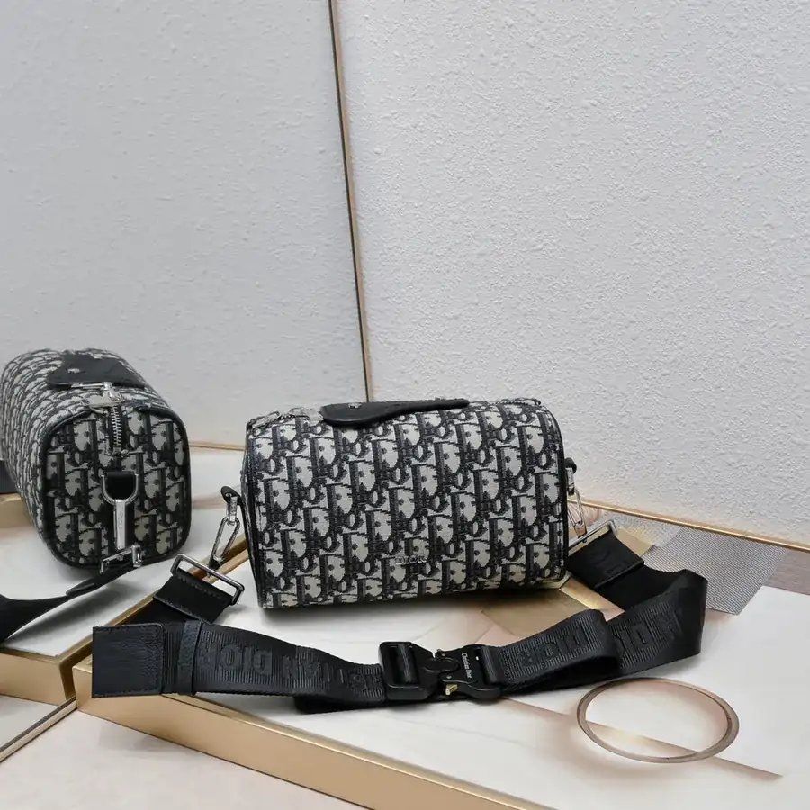 Lingot Messenger Bag Season New, Practical and Elegant