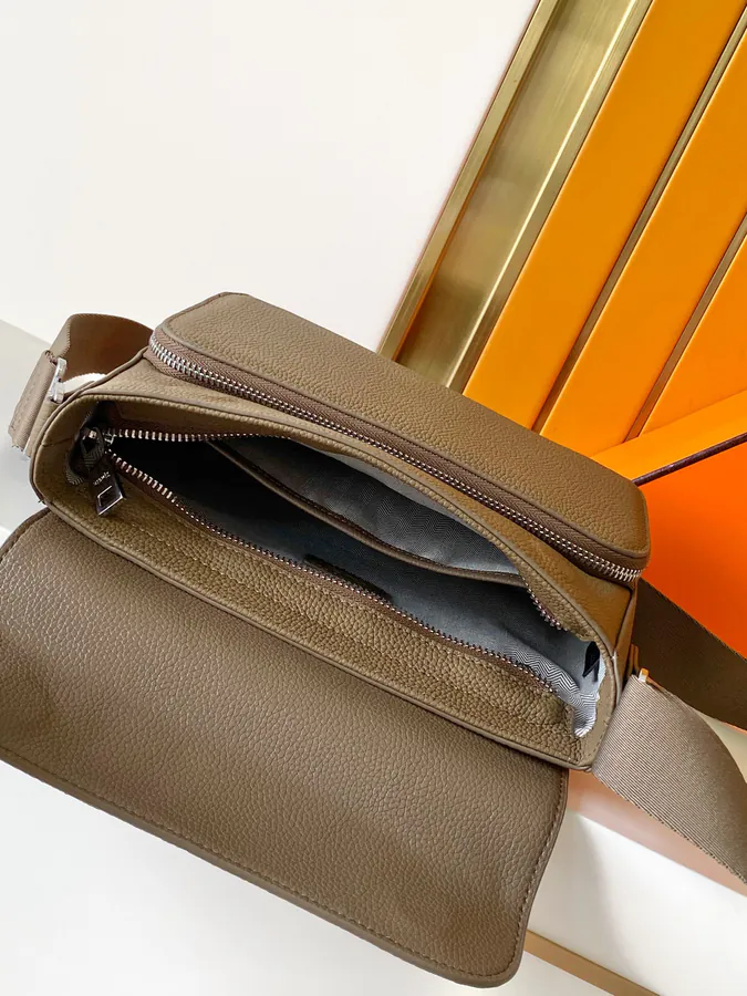 Ema 7062 4 Cardigan Calfskin Handbag