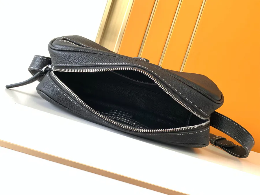 7057 4 Black Italian Top Grain Calfskin Wallet