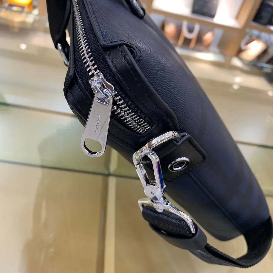 BURBERRY Classic Navy Blue Tote