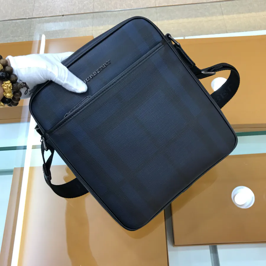 BURBERRY Classic Navy Bucket Bag