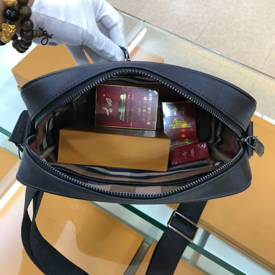 BURBERRY Classic Navy Bucket Bag