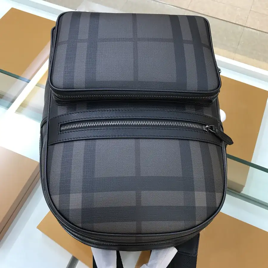 BURBERRY Premium Shoulder Bag with Grained Calfskin
