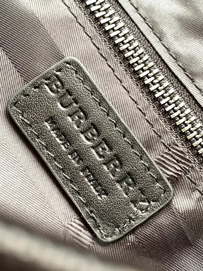 Chanel 6046 2 Crossbody Bag