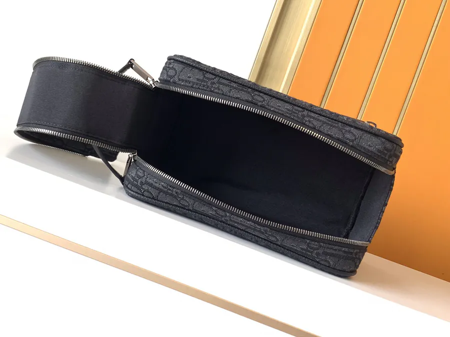 Black D Top Handbag Premium and Stylish