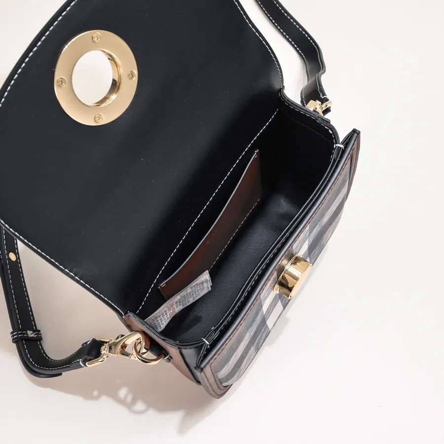 Burberry New Tote Bag with Grained Leather and Elegant Curve Design