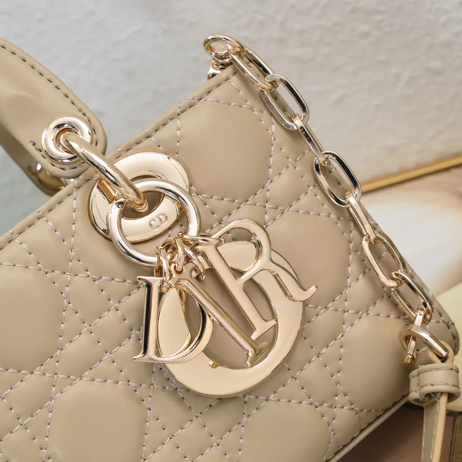 D joy Small Bucket Bag with Magnetic Closure, 0541