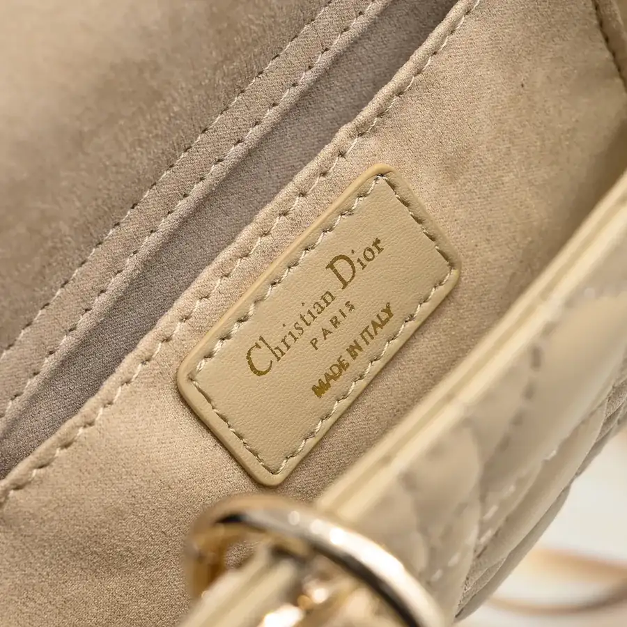 D joy Small Bucket Bag with Magnetic Closure, 0541