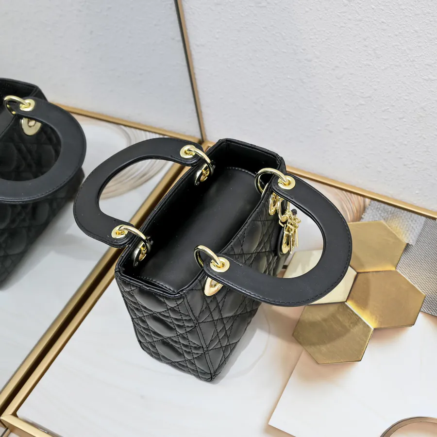 Dai Fei 3 Compartment Black Gold Zipper