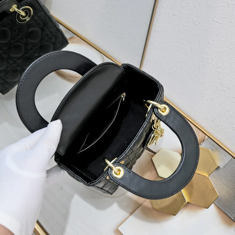 Dai Fei 3 Compartment Black Gold Zipper