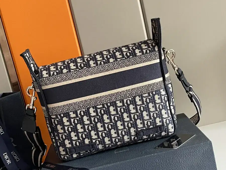 Cambridge London Latest Monogram Messenger Bag