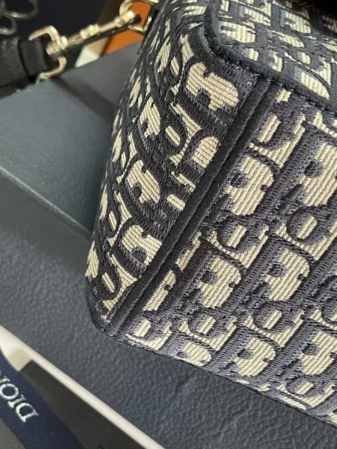 Cambridge London Latest Monogram Messenger Bag