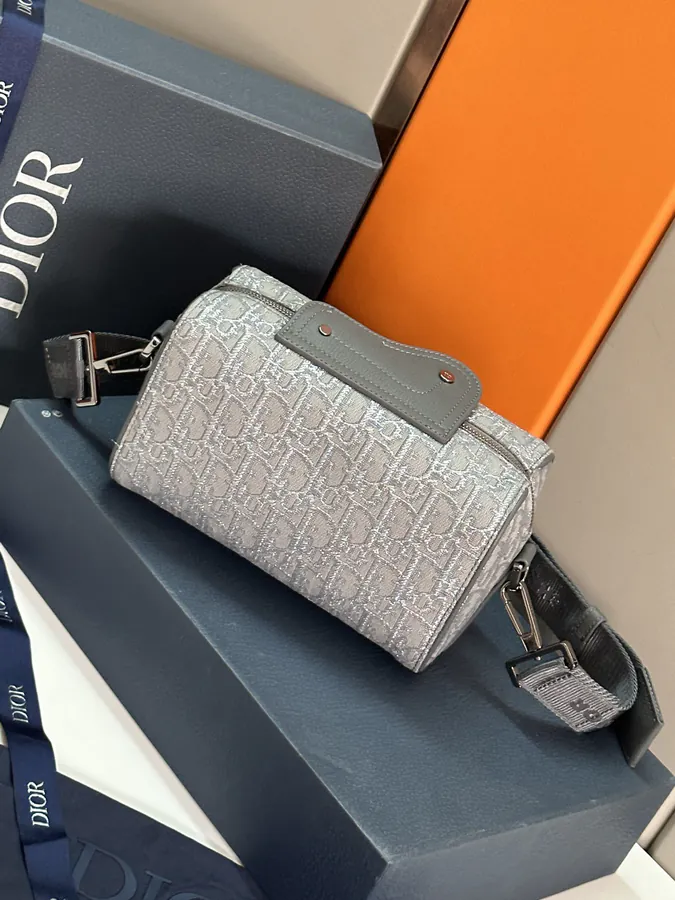 Lingot 22 Handbag Modern Design with Oblique Print and Grained Calfskin