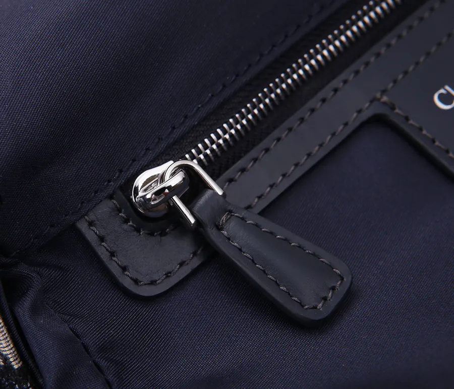 DIO.R Oblique Messenger Bag