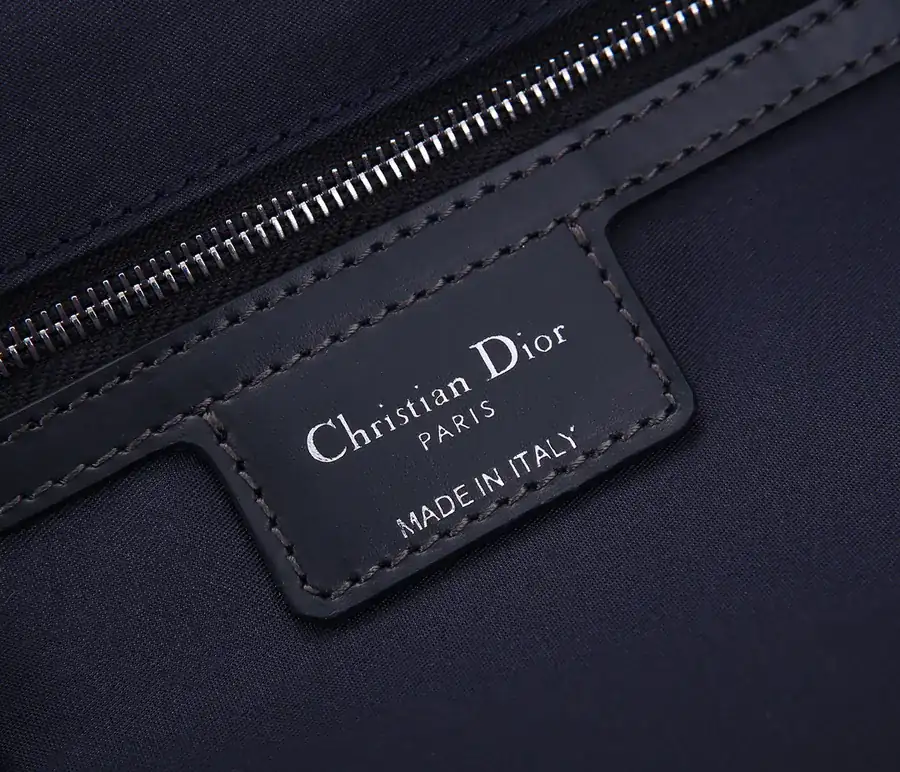 DIO.R Oblique Messenger Bag