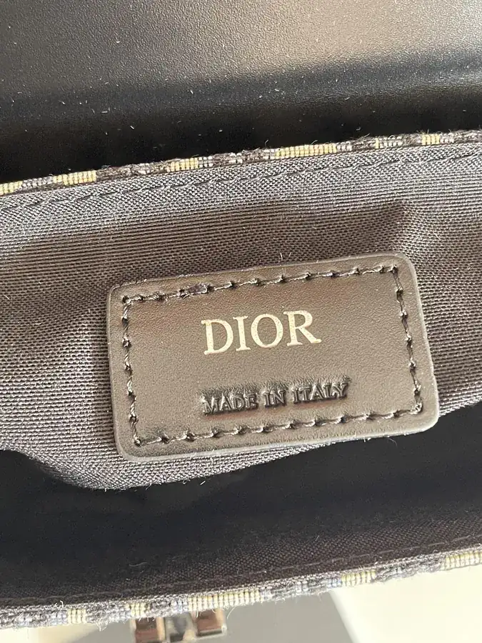 D House P500 Messenger Bag Classic Elegance