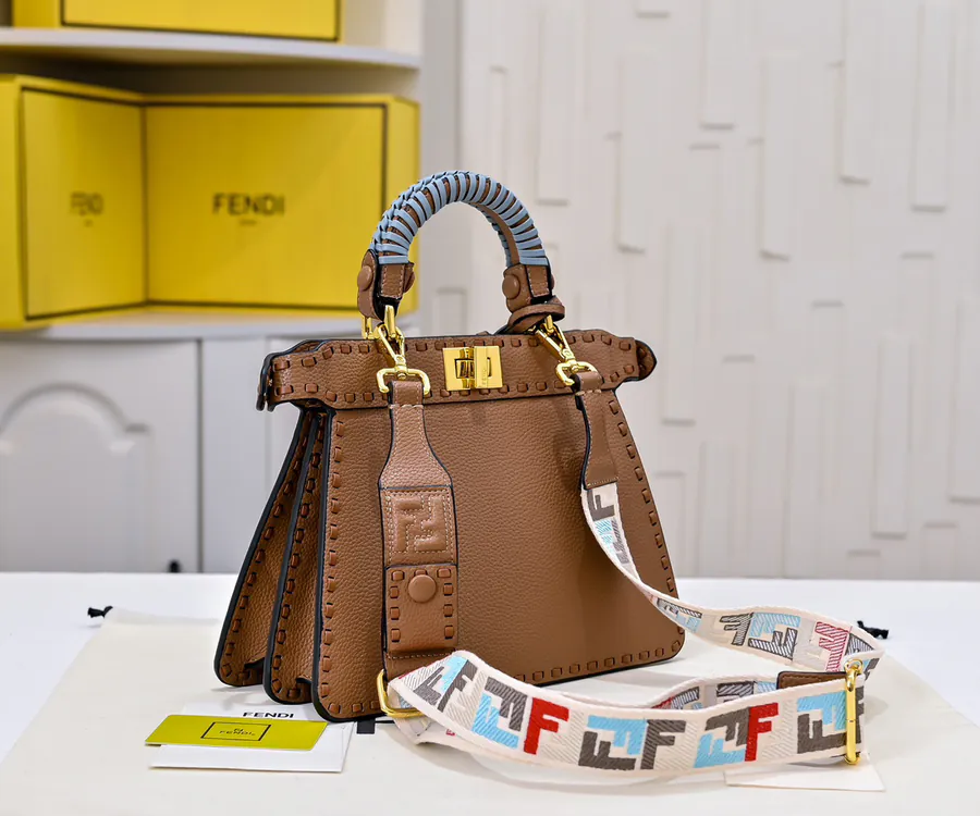 Upgraded Peekaboo Iseeu Compact Handbag